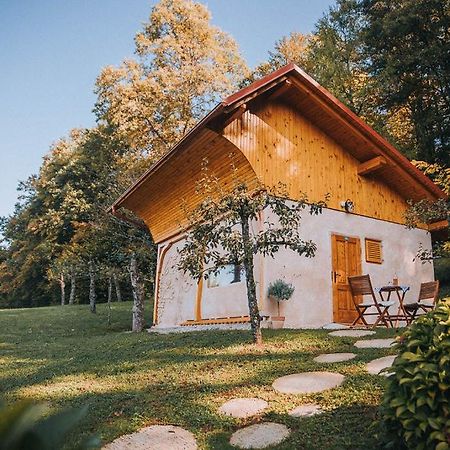 Sleeping With Bees - Tourist Farm Muha Apartamento Grosuplje Exterior foto