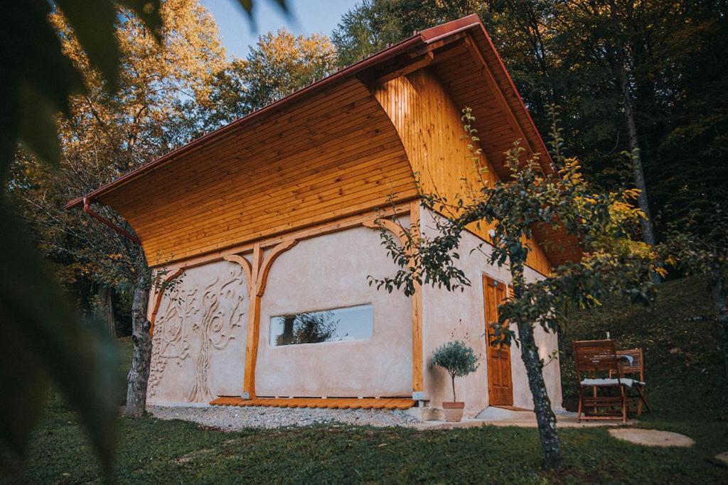 Sleeping With Bees - Tourist Farm Muha Apartamento Grosuplje Exterior foto