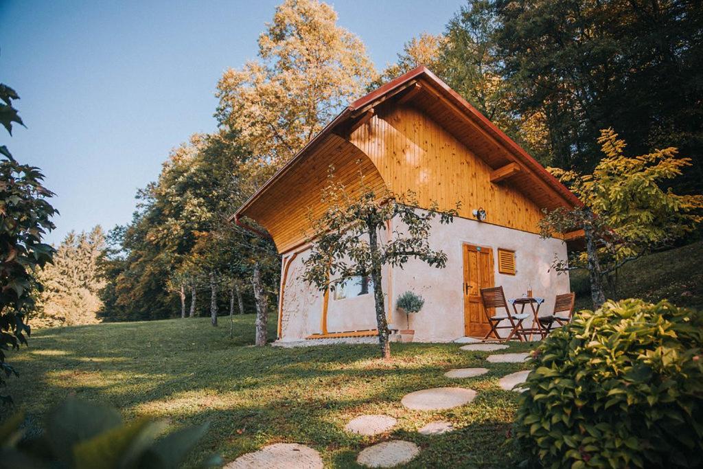 Sleeping With Bees - Tourist Farm Muha Apartamento Grosuplje Exterior foto